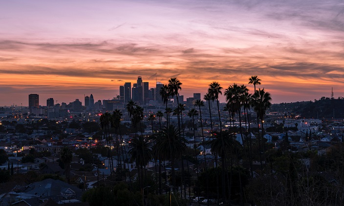 picture of LA downtown skyline at dusk